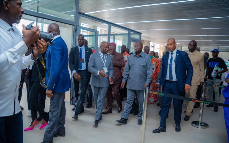 KORHOGO – Le Vice-Président, Tiemoko Meyliet Koné, inaugure l’aéroport rénové 