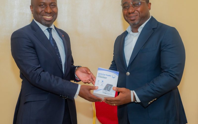 Remise de matériel au CERMA